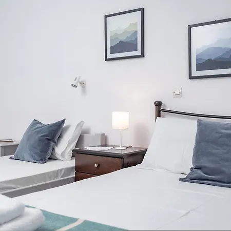 Hippocampus 2 Min Walk From The Moutsoúna