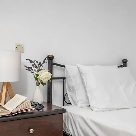 Hippocampus 2 Min Walk From The * Moutsoúna