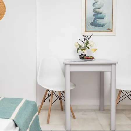 Hippocampus 2 Min Walk From The Appartement