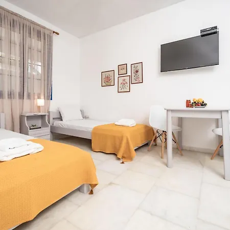 Hippocampus 2 Min Walk From The Appartement