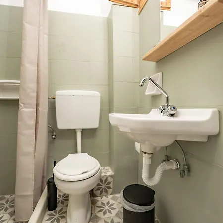 Hippocampus 2 Min Walk From The * Moutsoúna