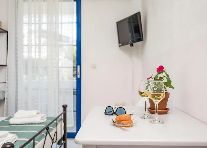 Hippocampus 2 Min Walk From The