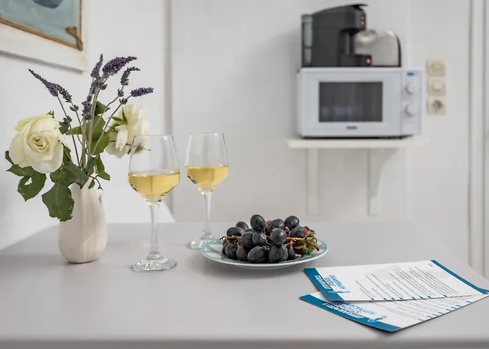 Hippocampus 2 Min Walk From The Moutsoúna