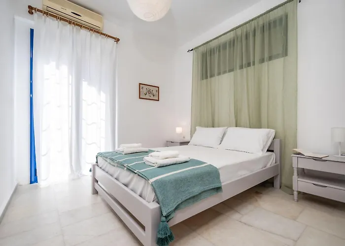 Hippocampus 2 Min Walk From The Lejlighed Moutsoúna