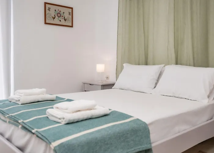 Hippocampus 2 Min Walk From The * Moutsoúna